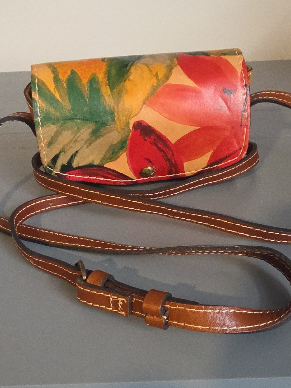 PATRICIA NASH Floral Heritage Amatrice Leather Barrel Crossbody - Picture 5 of 9